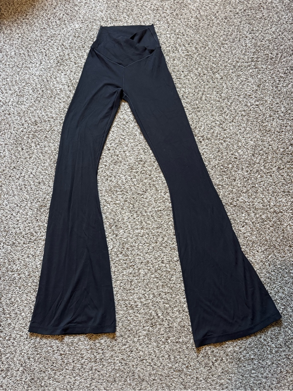 Aerie offline comfy Black Flared Yoga Pants with V-Waistband size xs